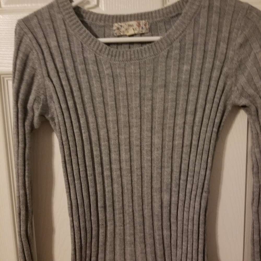 Plain casual grey sweater - nwot